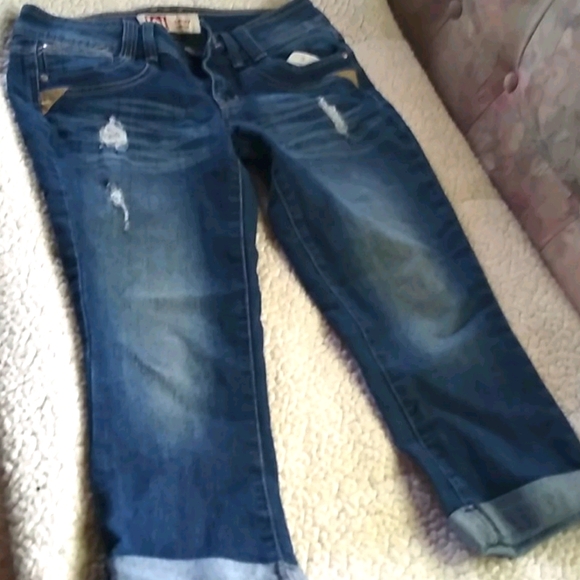 lei | Jeans | Capri Jeans | Poshmark